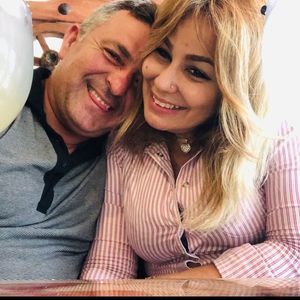 Meet your Posher, Iris